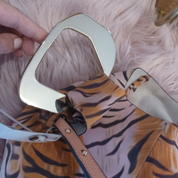 Leather Vince Camuto purse - Picture 6 of 6